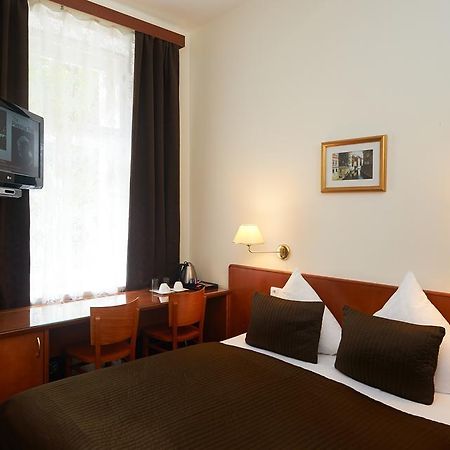 Hotel Andel Praha Bagian luar foto