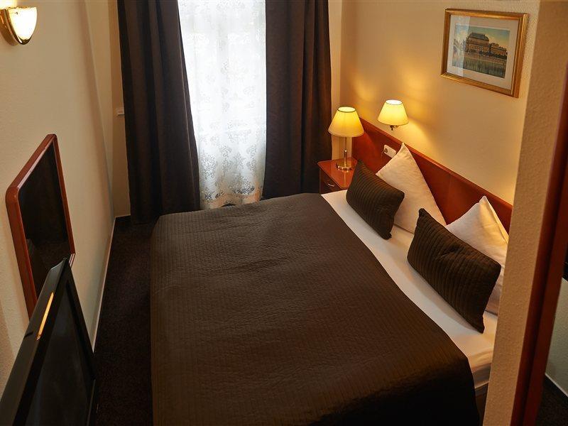 Hotel Andel Praha Bagian luar foto