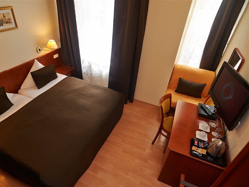 Hotel Andel Praha Bagian luar foto