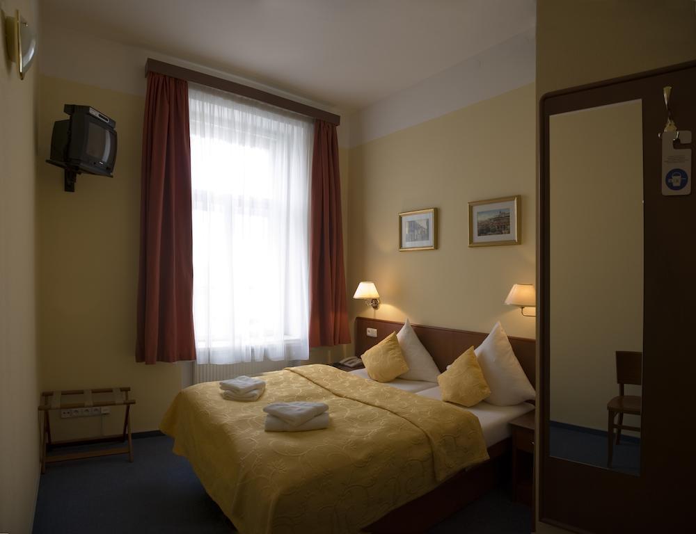 Hotel Andel Praha Bagian luar foto